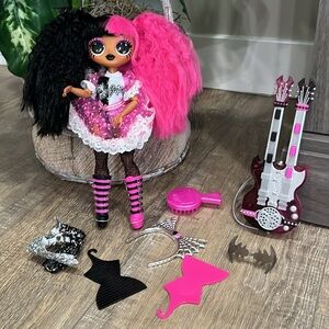 LOL Surprise Dolls O.M.G. Metal Chick  Fashion Doll w/Working guitar
